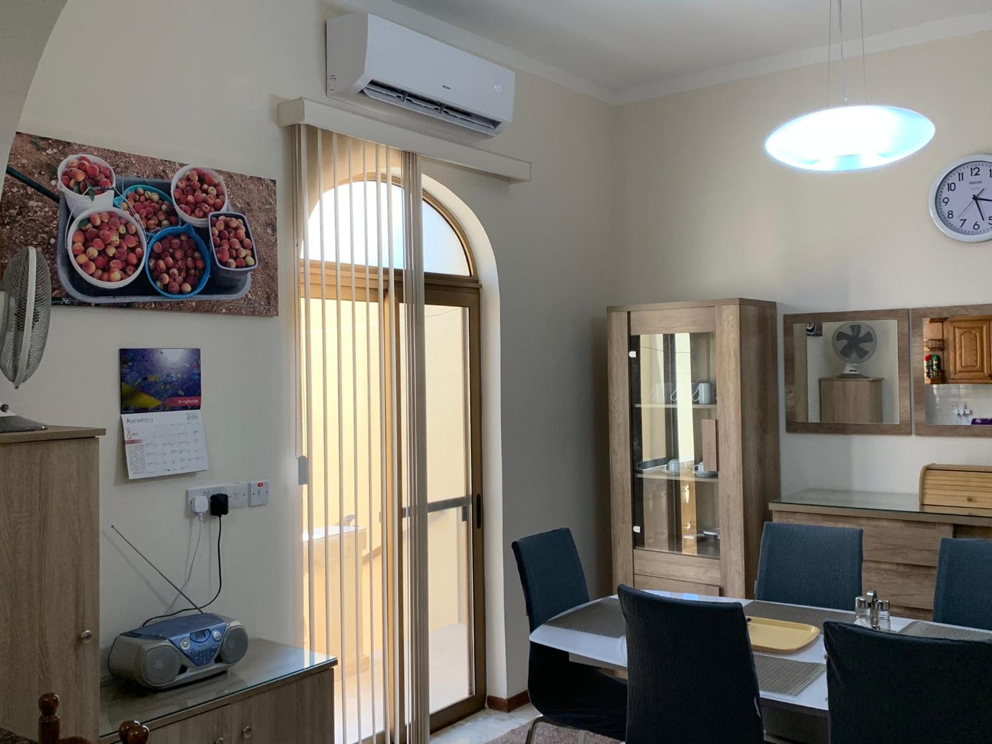 Cloud 9 Residence Għajnsielem Esterno foto